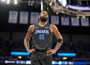 包含欧文复出首战，绝杀战胜状态火爆，雄鹿成为焦点！的词条