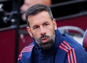 曼联新帅上任，重振士气力求联赛前四的简单介绍